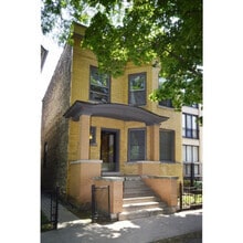 Building Photo - 3043 N Racine Ave