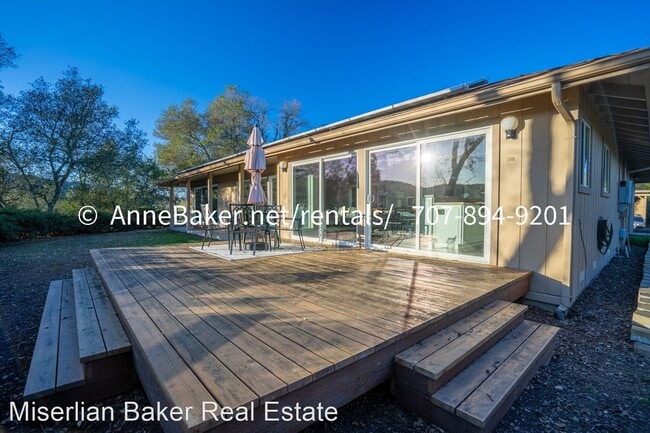 Building Photo - 3 br, 2 bath House - 227 Vista View Dr