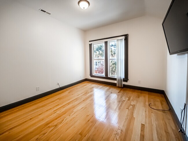 Living Room - 882 Wood St