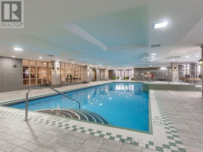 Photo du bâtiment - 710 Humberwood Blvd