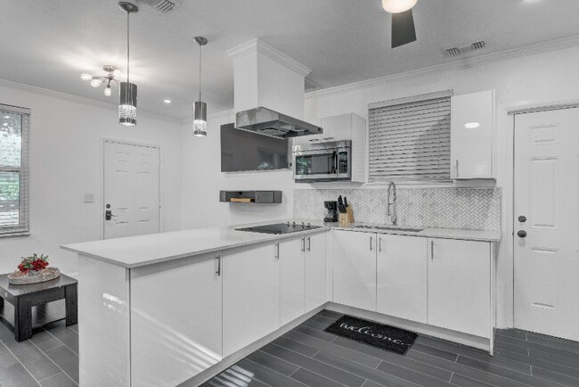 Foto del edificio - 2608 W Swann Ave