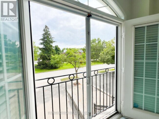 Building Photo - 33 Benson Ave