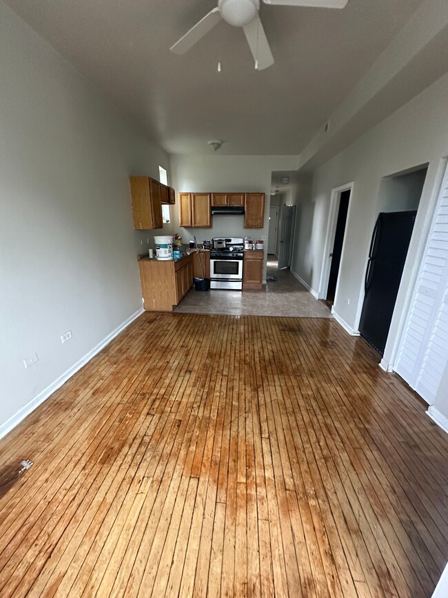 Building Photo - 1626 S Karlov Ave