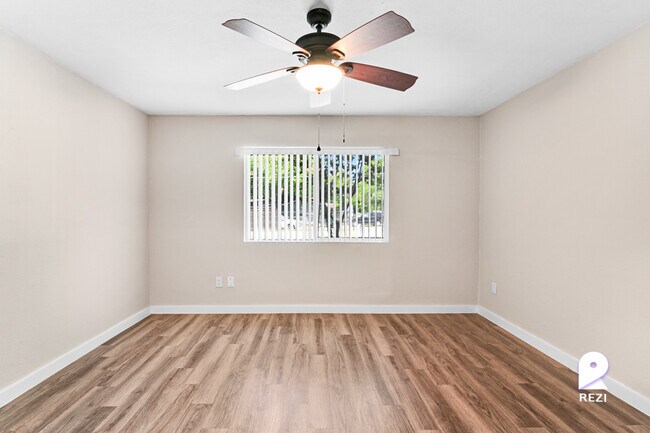 Foto del edificio - 1800 Patton Ln
