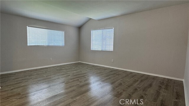 Foto del edificio - 10523 Hayvenhurst Ave