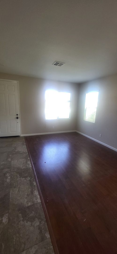 Foto del edificio - 33207 Breighton Wood St