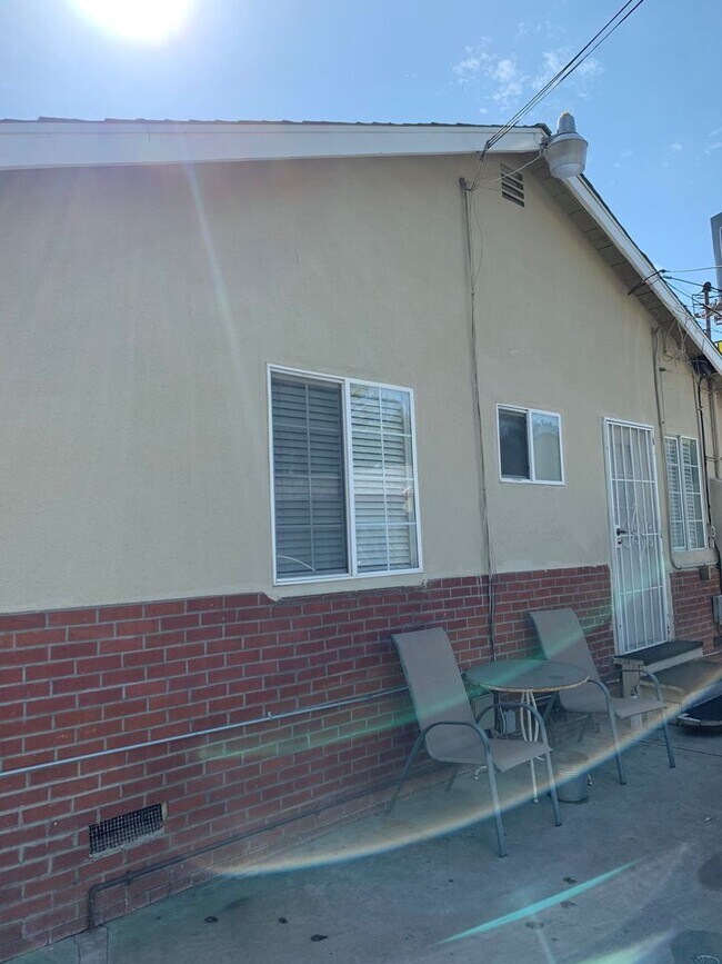 Foto del edificio - 15205 Roscoe Blvd