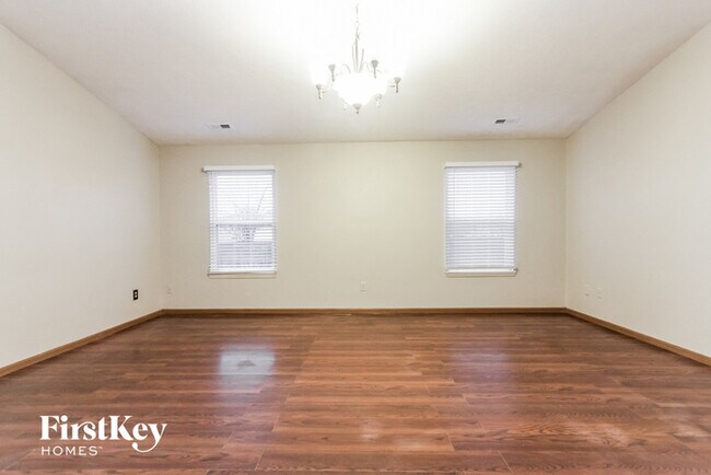Foto del edificio - 6236 Pinnacle Blvd