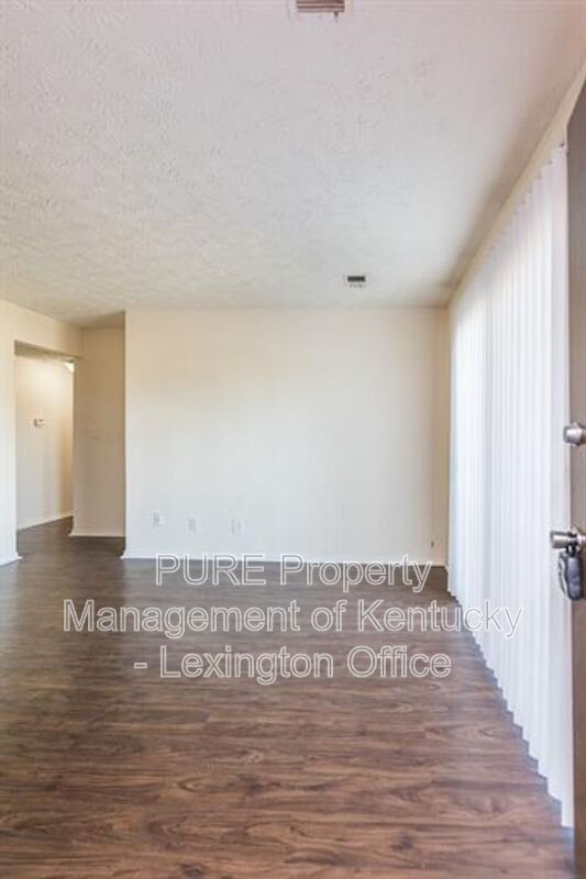 Foto del edificio - 352 Redding Rd