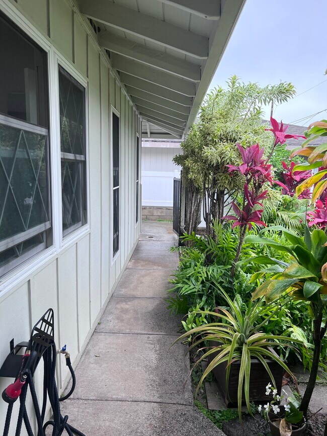629 Akoakoa St, Kailua, HI 96734 House Rental in Kailua, HI