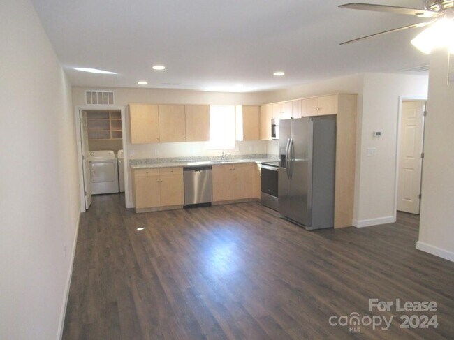 Foto del edificio - 3804 English Oak Dr
