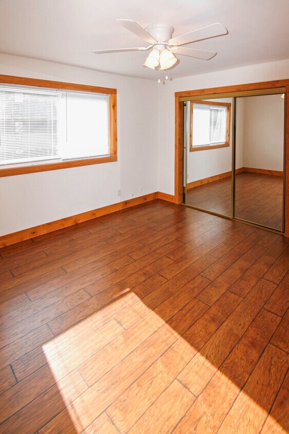 Bed Room - 252 S Durkin Dr