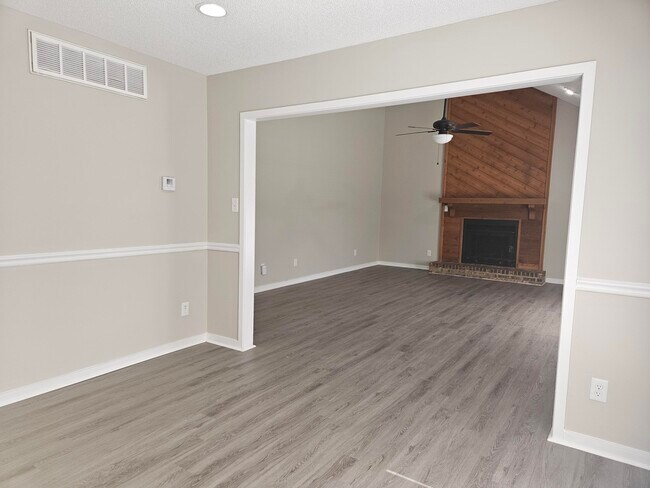 Foto del edificio - 107 Robinwood Dr