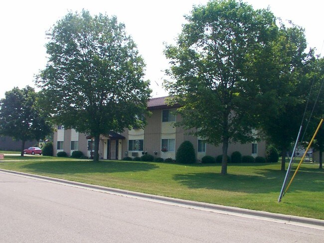 Foto principal - 402 E Cedar St