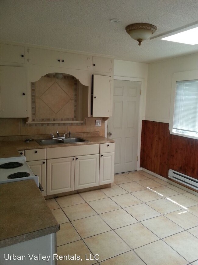 Foto del edificio - 3 br, 1 bath House - 604 East Mansfield
