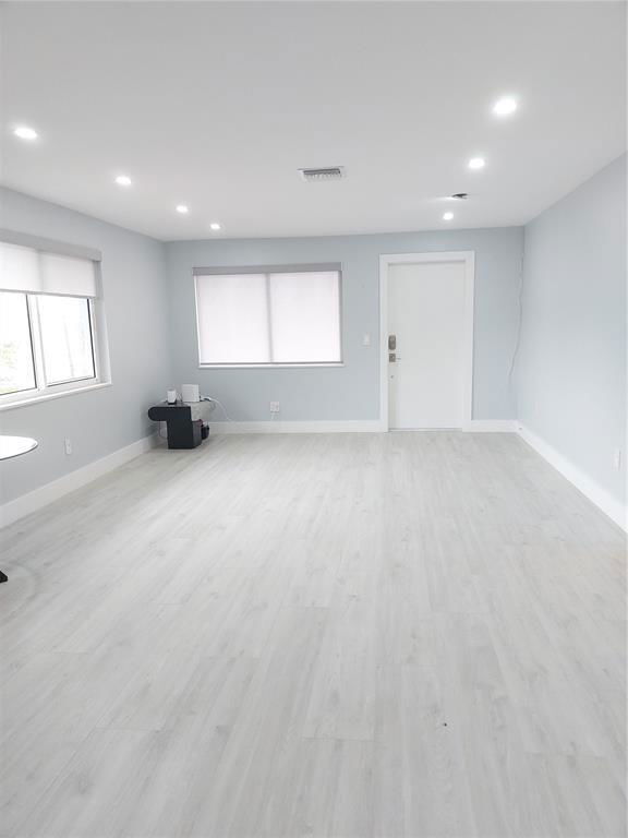 Foto del edificio - 2115 NE 37th Dr