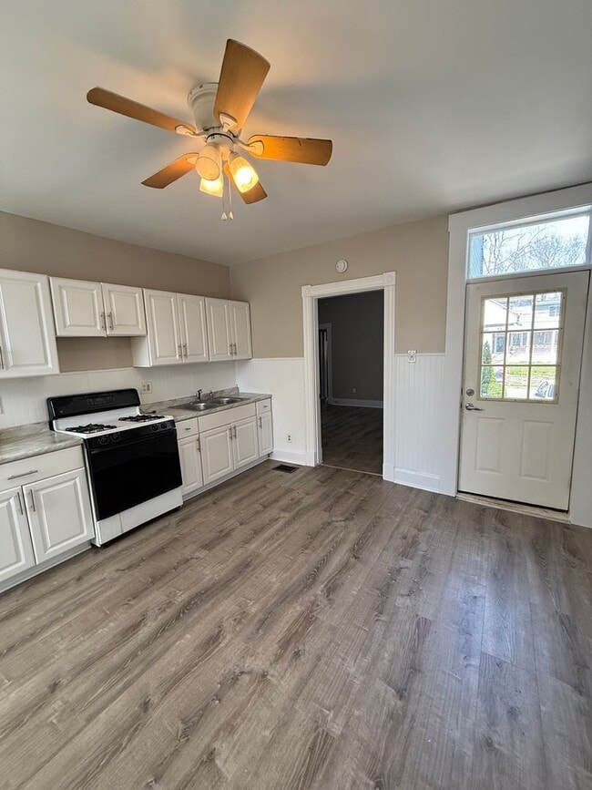 Photo - 1911 Elm Ave Apartment