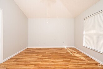 Building Photo - 16 Fernmeadow Ln