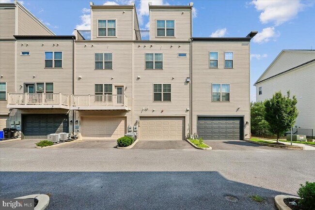 Foto del edificio - 14319 Potomac Heights Ln