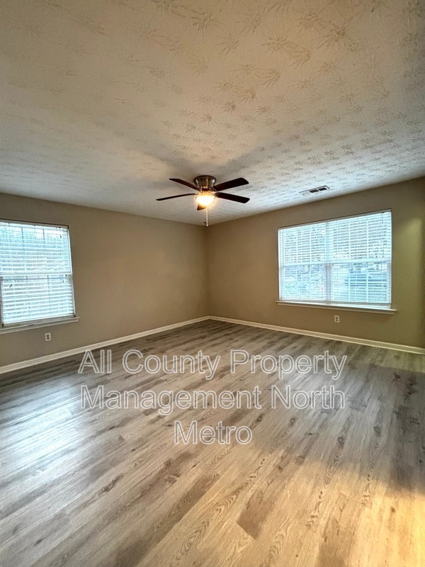 Foto del edificio - 289 Silver Ridge Dr