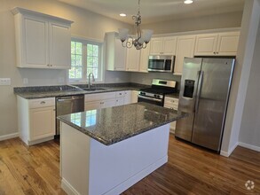 Building Photo - 23 Short Oak Dr