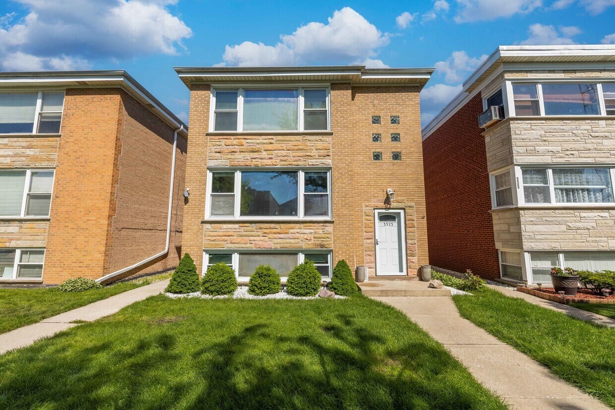 Primary Photo - 5525 N Mango Ave