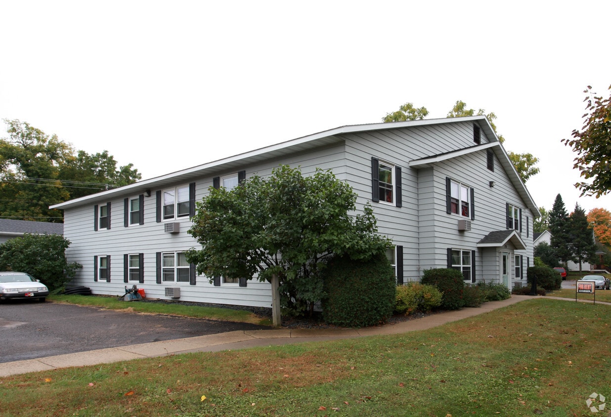 320 N 2nd St, River Falls, WI 54022 Apartments in River Falls, WI