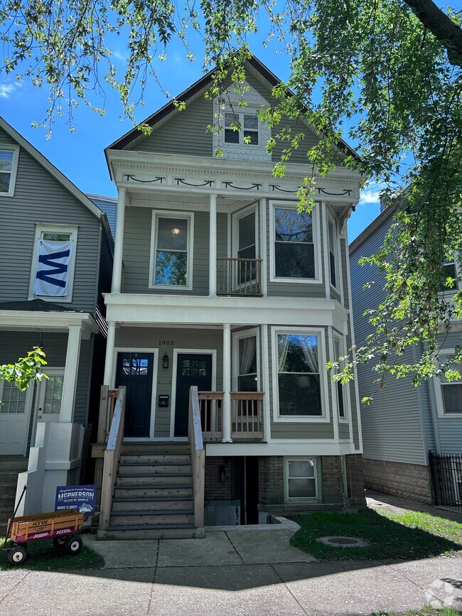 Building Photo - 1905 W Henderson St
