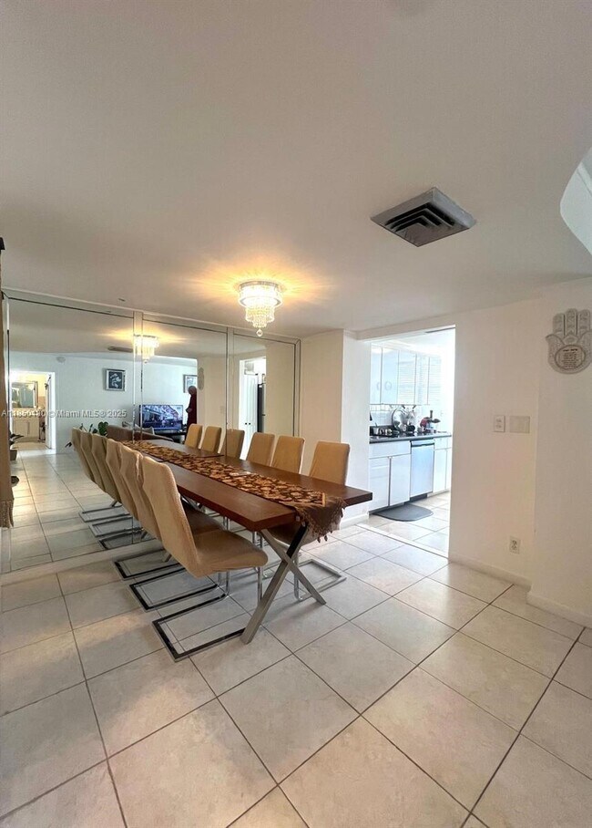 Foto del edificio - 100 Golden Isles Dr