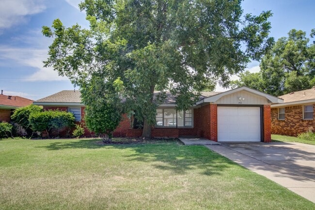 Building Photo - Pre-Leasing for fall 2024 - Great 3 Bedroo...