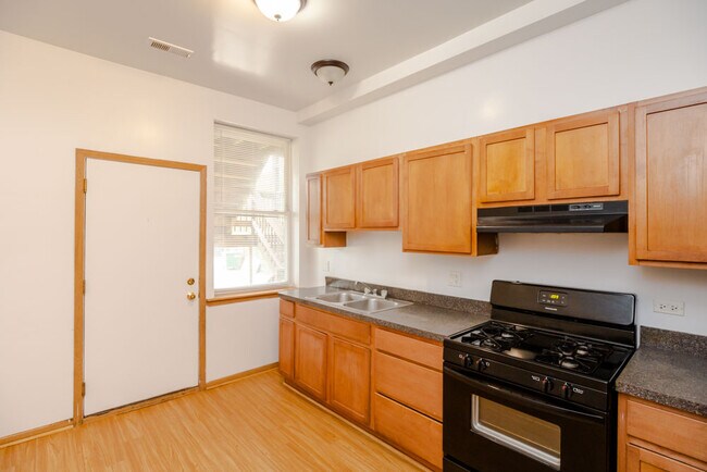 Foto del edificio - 4358 S Lake Park Ave
