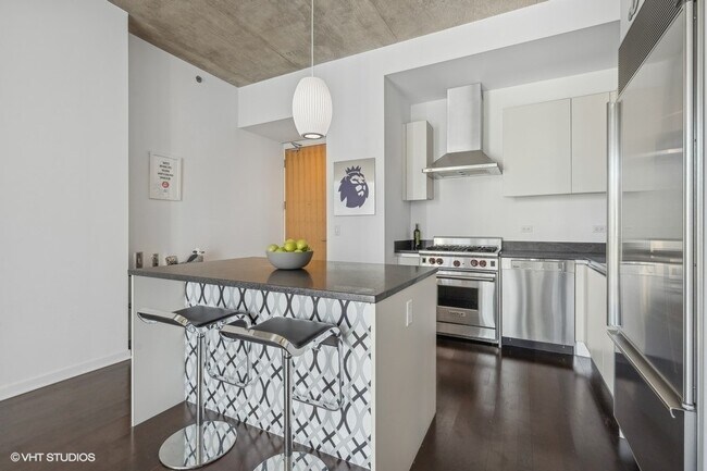 Foto del edificio - 600 N Fairbanks Ct