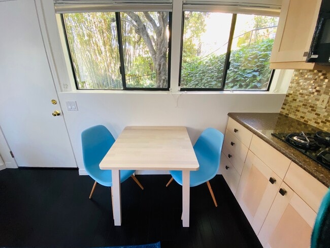 Kitchen - 270 Tavistock Ave