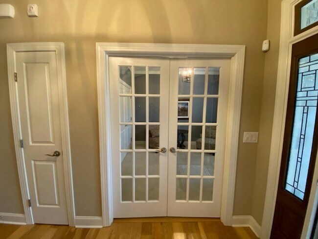 Foto del edificio - Beautiful Fully Furnished 3 bed 2 bath hom...