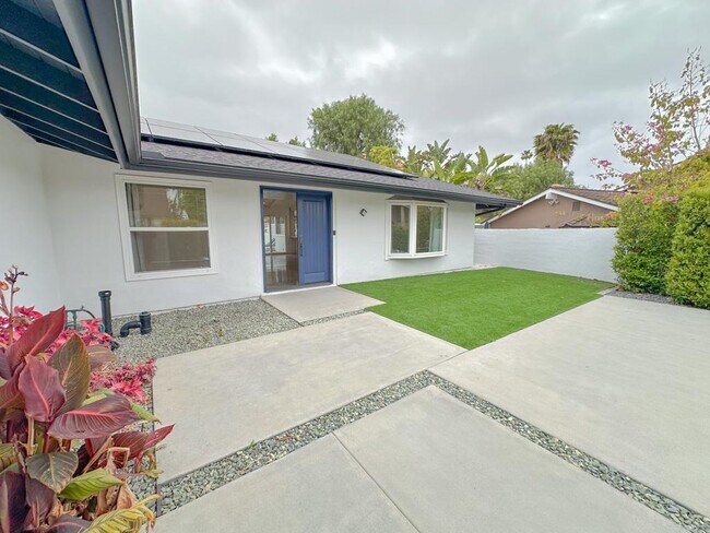 Building Photo - 25761 Serenata Dr