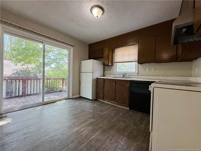 Building Photo - 1174 Andrews Rd