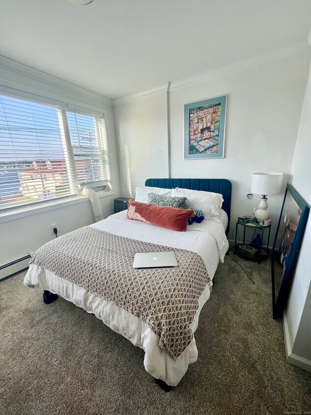 Primary Photo - 103 Cove St