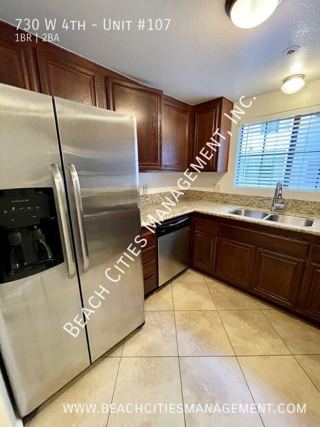 Building Photo - 730 W 4th St