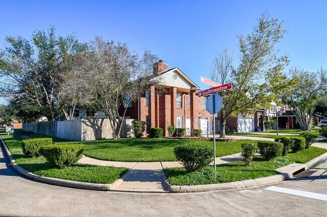 Building Photo - 12311 Grove Meadow Dr