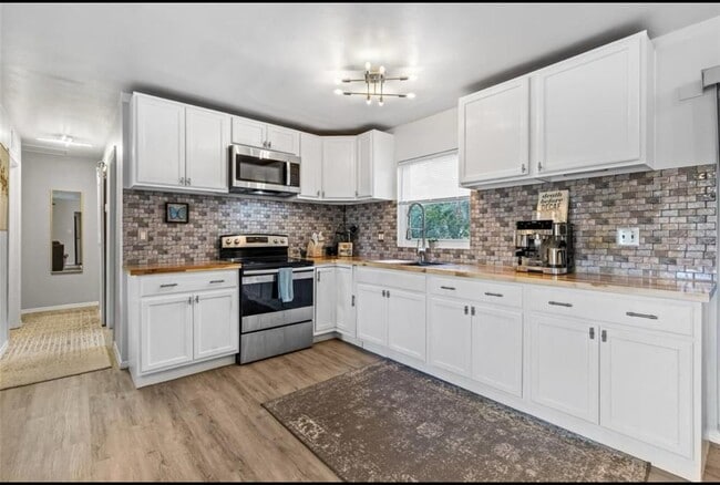 Foto del edificio - 4618 SE 2nd Pl