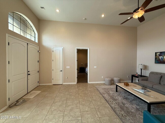 Building Photo - 2932 E Acacia Ct