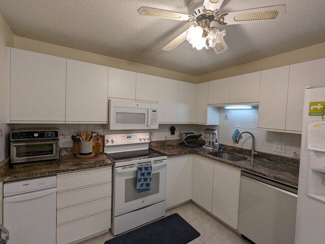 Building Photo - 3920 Mystic Valley Pky