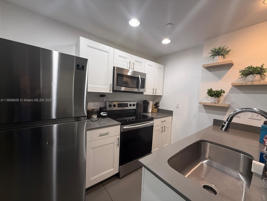 Foto principal - 541 NW 33rd St