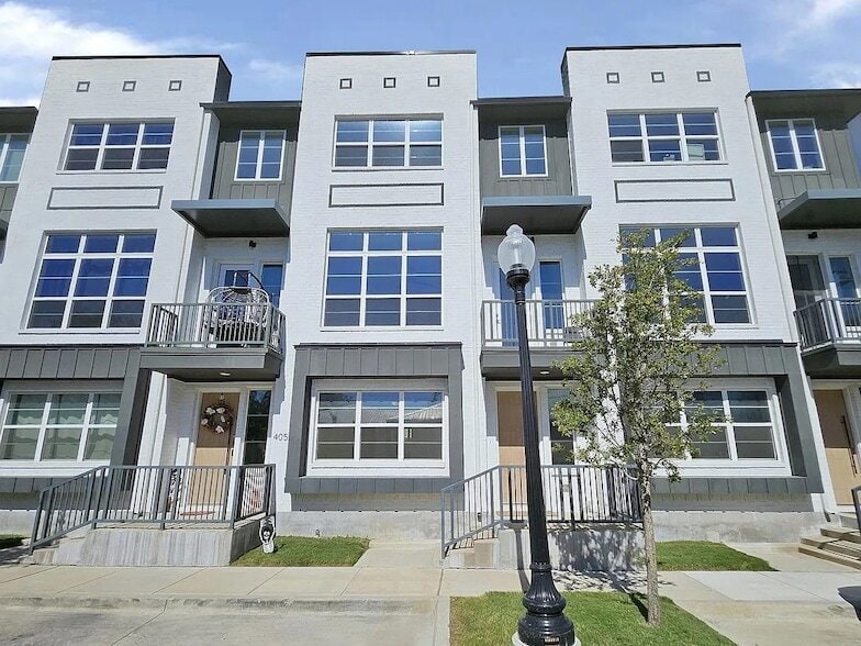 Photo - 13325 Bee Street Unit 406