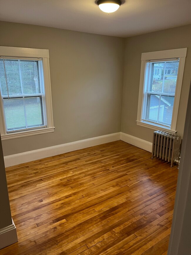 Building Photo - 37A Maple Ave