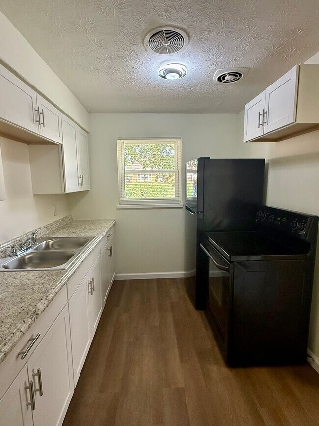 Foto del edificio - Fully Remodeled 2BR/1BA Ranch