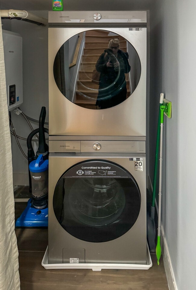 Building Photo - 31 Train St