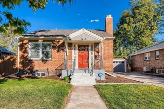 Building Photo - 1418 Roslyn St