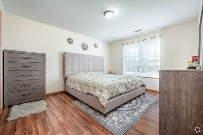 1BR, 1BA - 780SF - Bedroom - Monarch at Middleton Shores