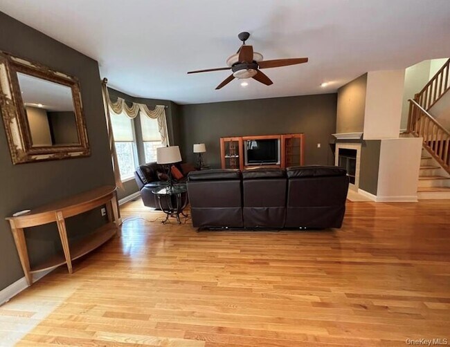 Building Photo - 1 Wyldwood Dr